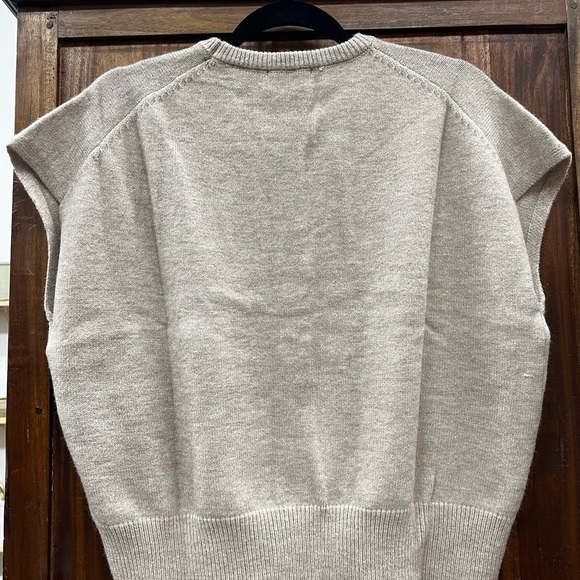 Mio Muse Women's Cream Crewneck Top NWT - Picture 2 of 2